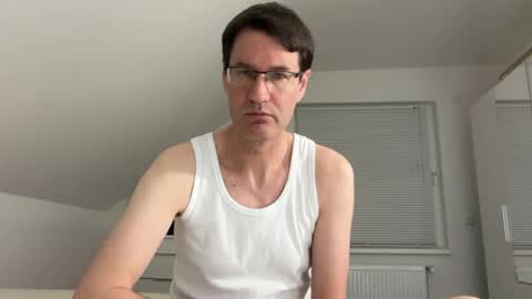 Snapshot of zzz123_cam chatting on 04.06.26 zzz123_cam online show from 04.06.26