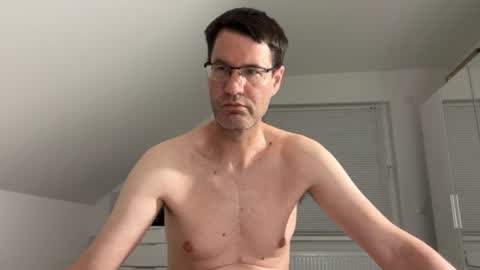Snapshot of zzz123_cam chatting on 06.28.26 zzz123_cam online show from 06.28.26