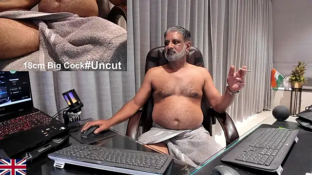 Snapshot of OnlineBossUK chatting on 01.16.26 OnlineBossUK online show from 01.16.26