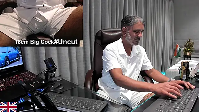 Snapshot of OnlineBossUK chatting on 02.09.26 OnlineBossUK online show from 02.09.26