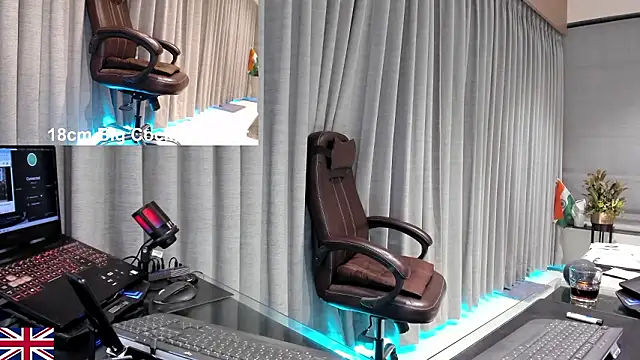 Snapshot of OnlineBossUK chatting on 02.25.26 OnlineBossUK online show from 02.25.26