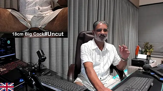 Snapshot of OnlineBossUK chatting on 03.14.26 OnlineBossUK online show from 03.14.26