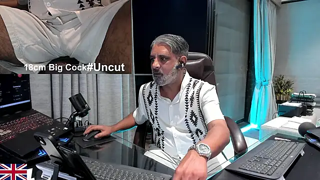 Snapshot of OnlineBossUK chatting on 04.01.26 OnlineBossUK online show from 04.01.26