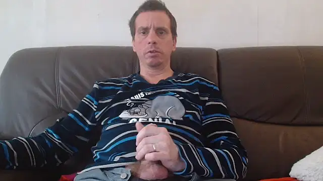 Snapshot of cloupefun chatting on 11.16.25 cloupefun online show from 11.16.25