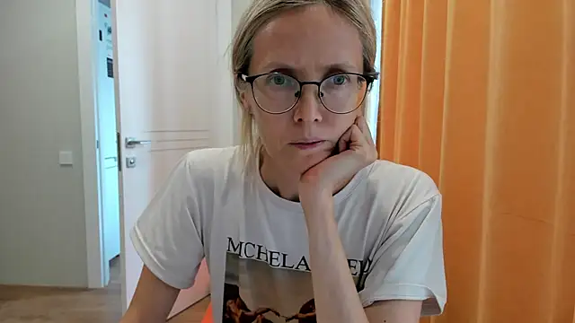 angelmommu online show from 09.18.25