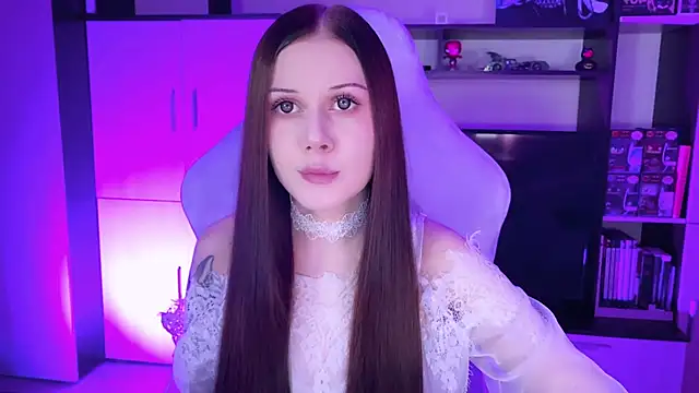 Snapshot of jasminevine chatting on 01.10.25 jasminevine online show from 01.10.25