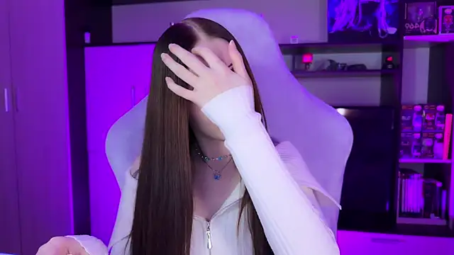 Snapshot of jasminevine chatting on 03.16.25 jasminevine online show from 03.16.25