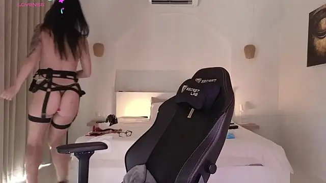 Helena Karel online show from 01.17.26