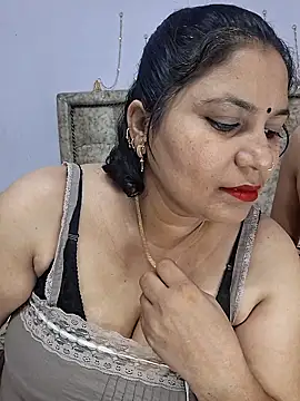 MOM-SUN-COUPLE online show from 03.15.25