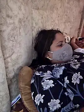 MOM-SUN-COUPLE online show from 10.14.25