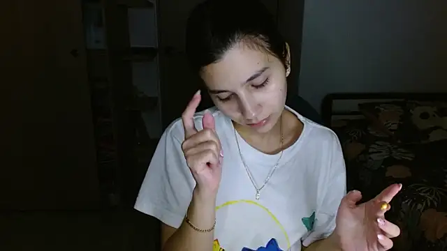 Snapshot of mia__lopez_ chatting on 05.13.26 mia lopez online show from 05.13.26