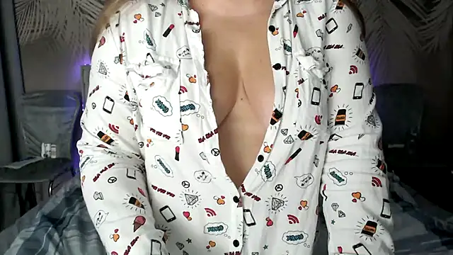 uliastar online show from 10.15.25