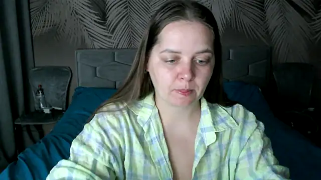 uliastar online show from 11.21.25