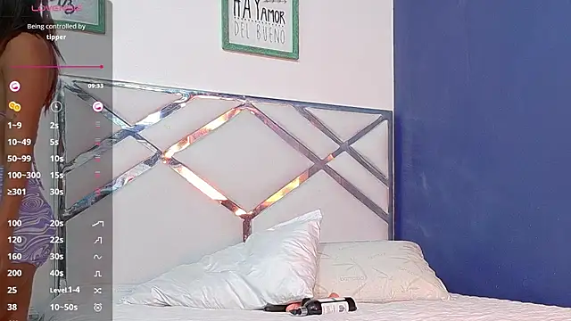 kinkylittlegirll online show from 02.21.25