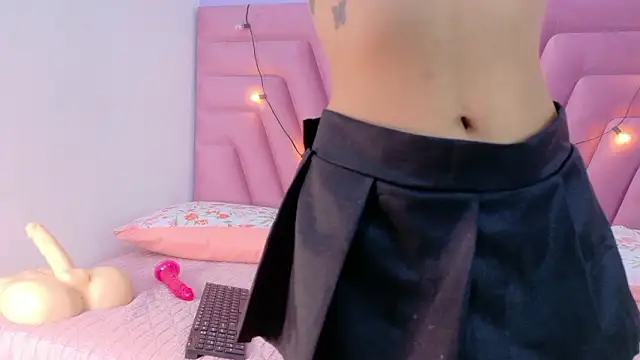 kinkylittlegirll online show from 01.18.26