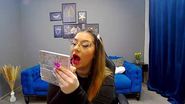 Katewalker  online show from 01.24.25