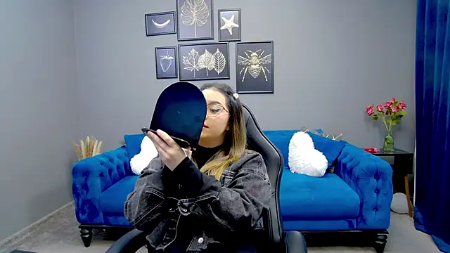 Katewalker  online show from 03.04.25