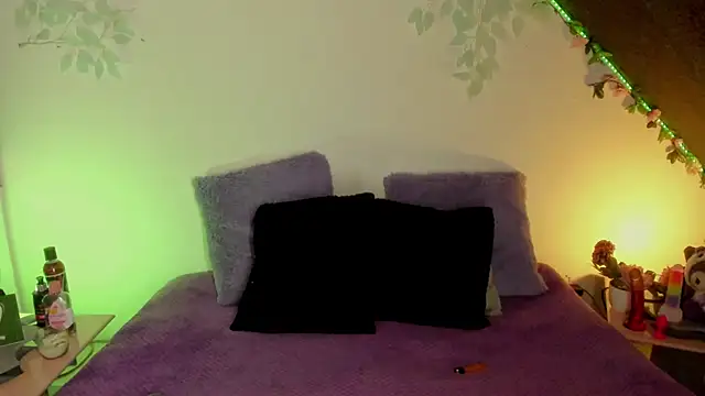 Snapshot of Cata_green chatting on 01.23.25 Cata green online show from 01.23.25