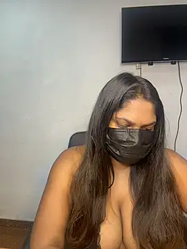 Snapshot of Black_Beauty997 chatting on 11.17.25 Black Beauty997 online show from 11.17.25