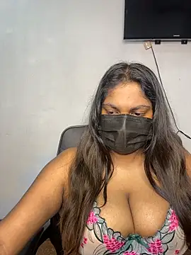 Snapshot of Black_Beauty997 chatting on 12.16.25 Black Beauty997 online show from 12.16.25