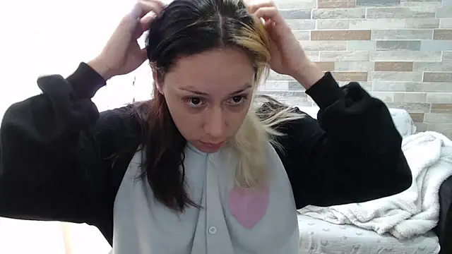 MommyMiaWs online show from 10.10.25