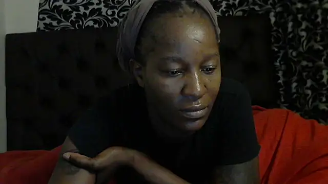 sluttylaura21 online show from 03.10.25