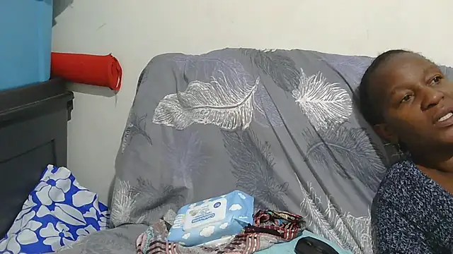 Snapshot of sluttylaura21 chatting on 12.03.25 sluttylaura21 online show from 12.03.25