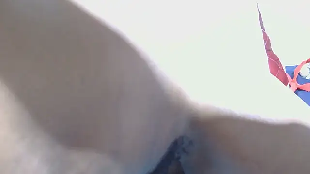 Snapshot of sluttylaura21 chatting on 01.10.26 sluttylaura21 online show from 01.10.26