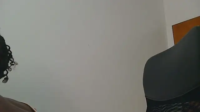 Snapshot of sluttylaura21 chatting on 01.13.26 sluttylaura21 online show from 01.13.26