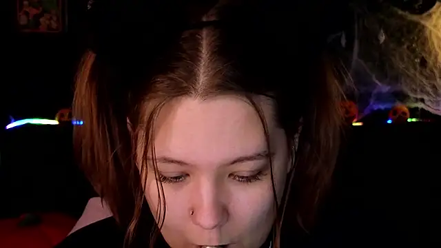 DjennaPalme online show from 11.01.25