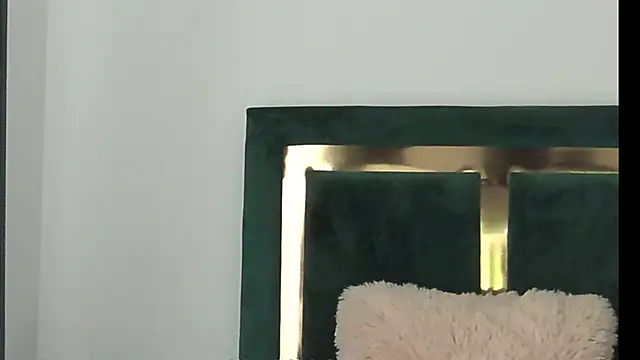 XeniaBlu online show from 02.20.25