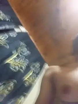 Snapshot of Linex06 chatting on 02.27.26 Linex06 online show from 02.27.26