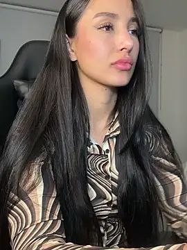 EvaMoet online show from 12.14.24