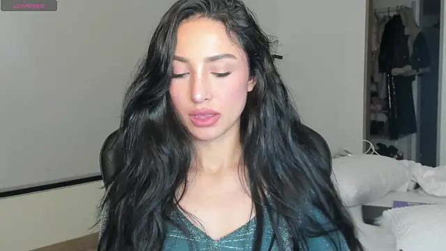 EvaMoet online show from 03.06.25