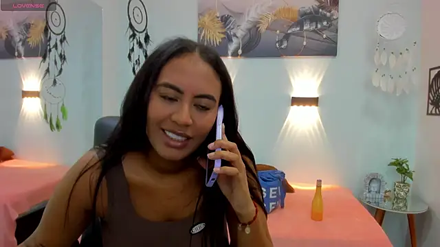 Snapshot of tracycum chatting on 01.30.25 tracycum online show from 01.30.25