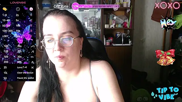 Snapshot of LeonaHarrison chatting on 12.19.24 LeonaHarrison online show from 12.19.24