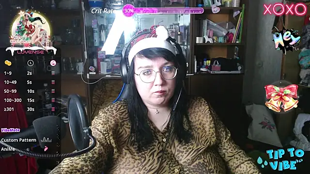 Snapshot of LeonaHarrison chatting on 12.24.24 LeonaHarrison online show from 12.24.24