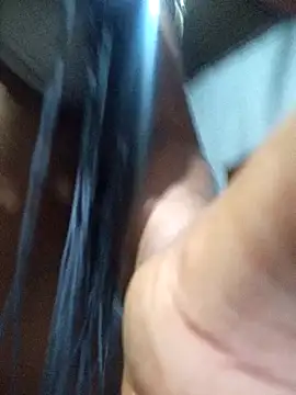 Snapshot of YELLOW_BONE chatting on 01.29.25 YELLOW BONE online show from 01.29.25