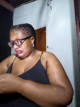 Snapshot of YELLOW_BONE chatting on 03.07.25 YELLOW BONE online show from 03.07.25