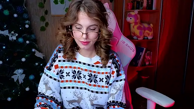 Snapshot of EdelineMaher chatting on 01.04.25 EdelineMaher online show from 01.04.25