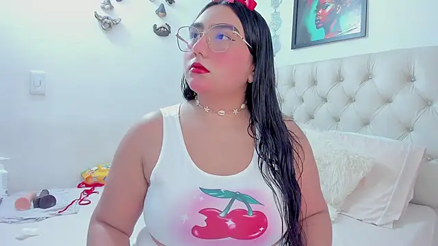 Snapshot of NayaWayne chatting on 03.21.25 NayaWayne online show from 03.21.25