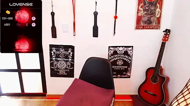 Snapshot of alicce_moon_ chatting on 09.15.25 alicce moon online show from 09.15.25