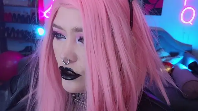 wickedxqueen online show from 12.14.24