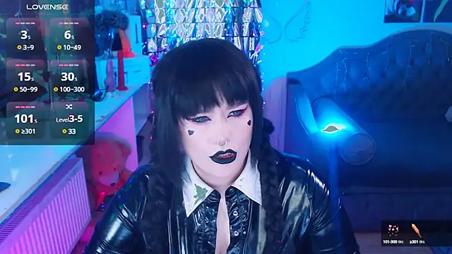 wickedxqueen online show from 02.03.25