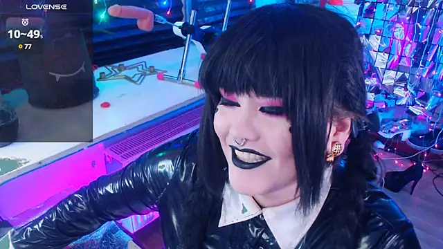 wickedxqueen online show from 02.04.25