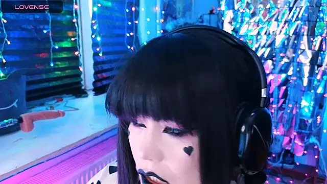 wickedxqueen online show from 02.20.25