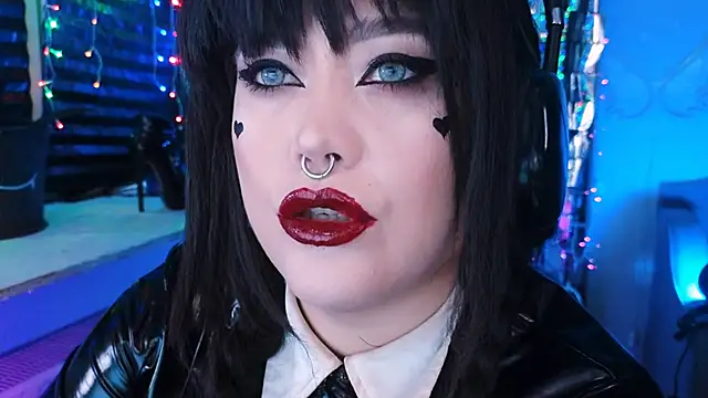 wickedxqueen online show from 02.28.25