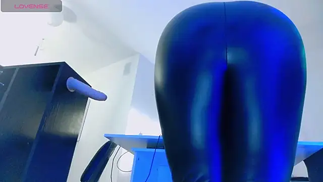 wickedxqueen online show from 04.06.26