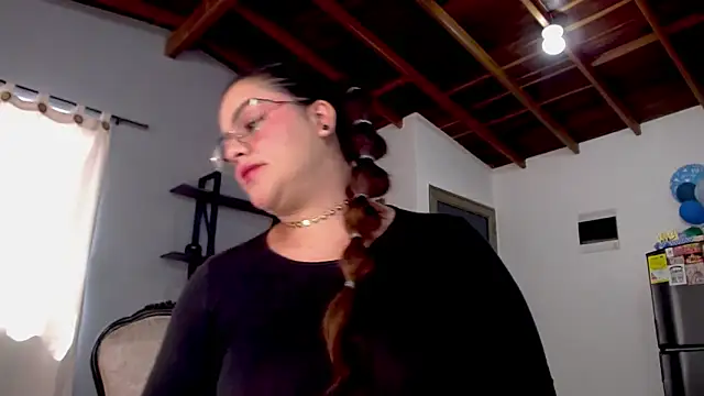 maela1 online show from 10.12.25