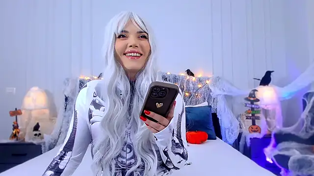 SophieAnn online show from 10.31.25